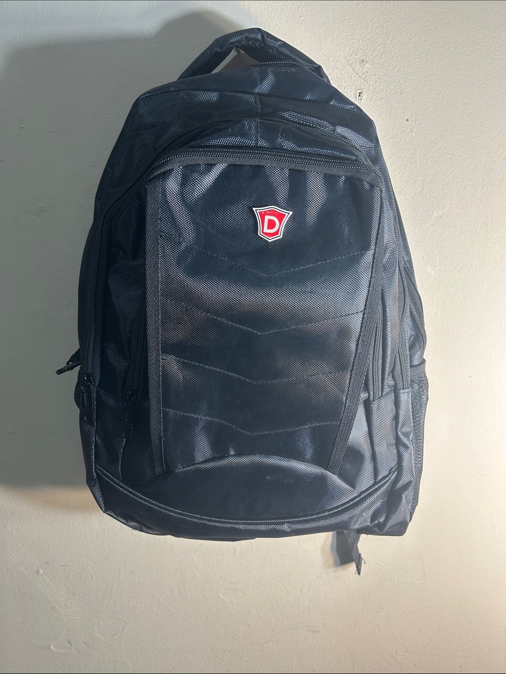 DUKAP RIU Executive Travel Backpack with 15.6-inch Laptop Pouch